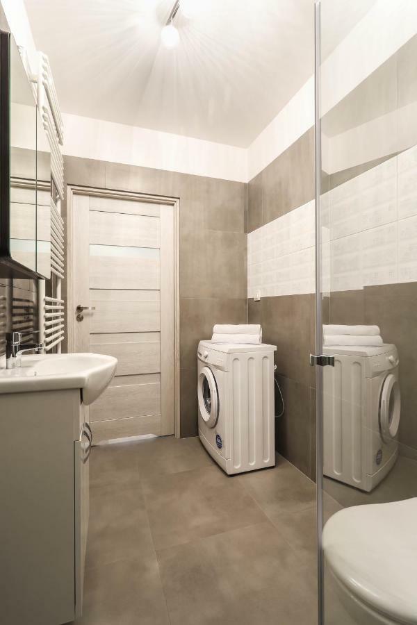 Darna Apartamenty Avena 4 Poznań Esterno foto